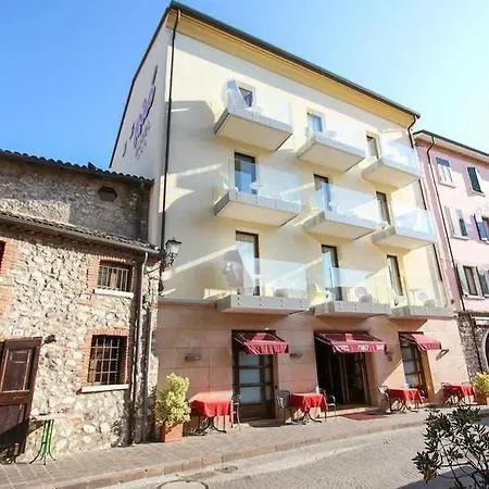 Miro' Hotel