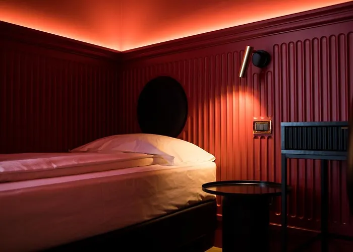 Отель Miro' Гарда